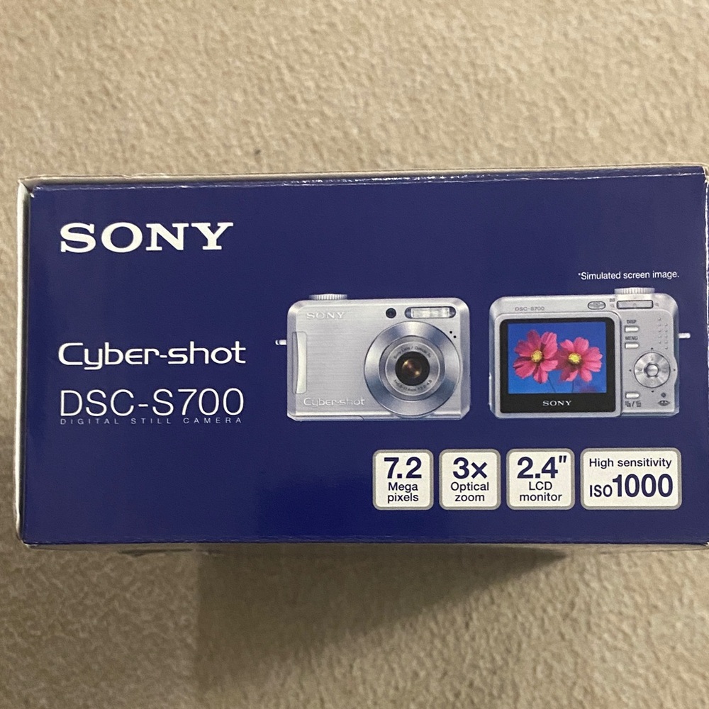 Sony Cyber-shot DSC-S700 7.2MP Digital Camera w/ Box, Charger & Case - Picture 6 of 9